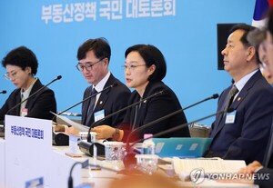 韓총리 "부동산 문제 무거운 책임감…경청하며 합의점 찾아야"